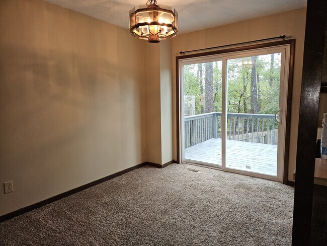 Foto del edificio - 831 Rumford Pl
