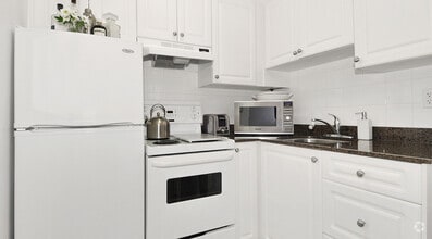 Building Photo - 550 W 12th Ave