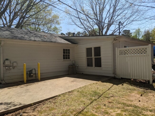 Photo - 6339B Gaines Ferry Rd House