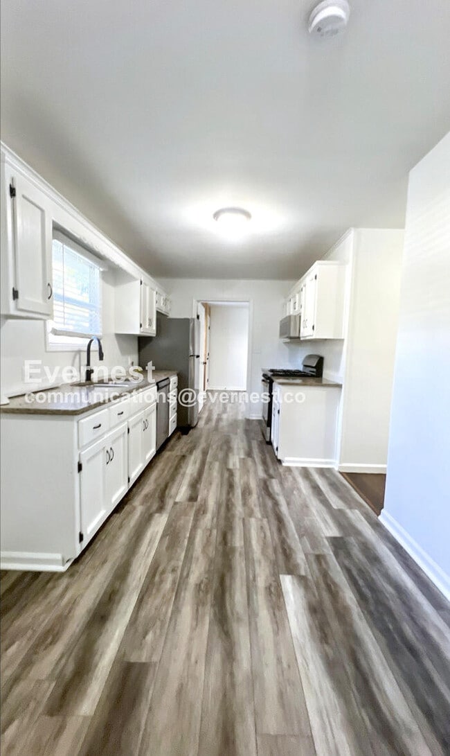 Building Photo - 11305 E 50th Terrace