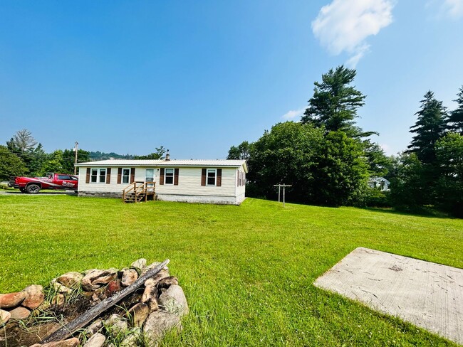 Building Photo - Country 3 Bed / 2 Bath Home for RENT