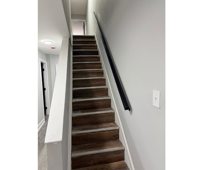 Building Photo - 3325 E Monument St