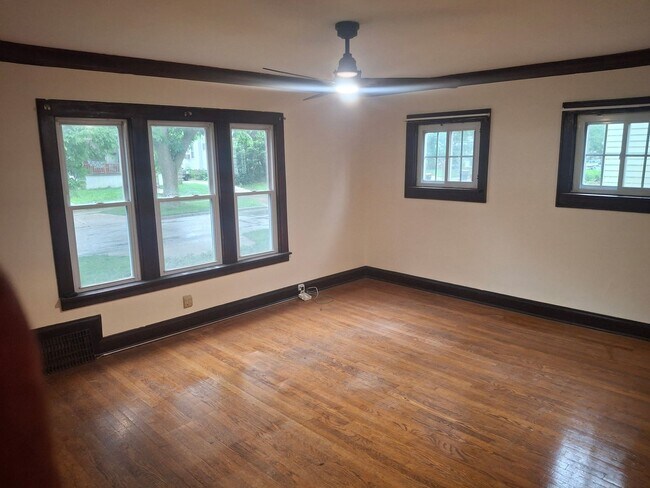 Foto del edificio - 306 N 71st St