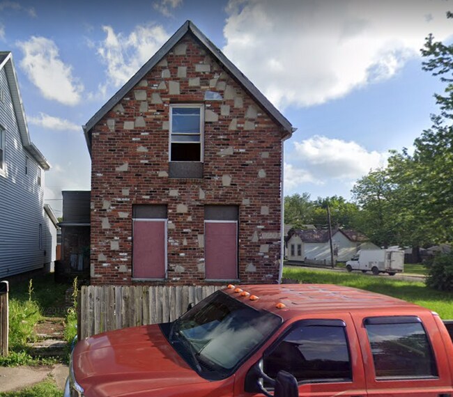 145 W Morris St, Indianapolis, IN 46225 House for Rent in