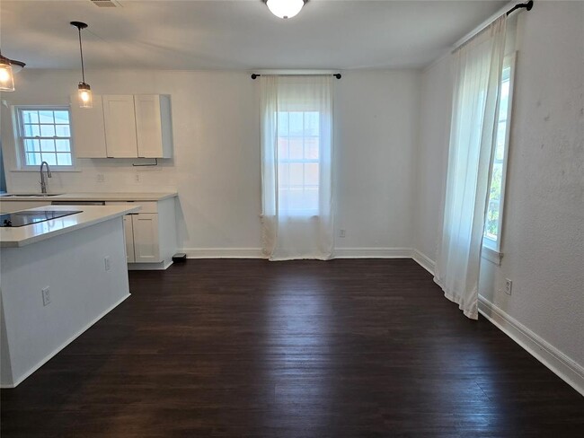 Foto del edificio - 4315 Avenue L