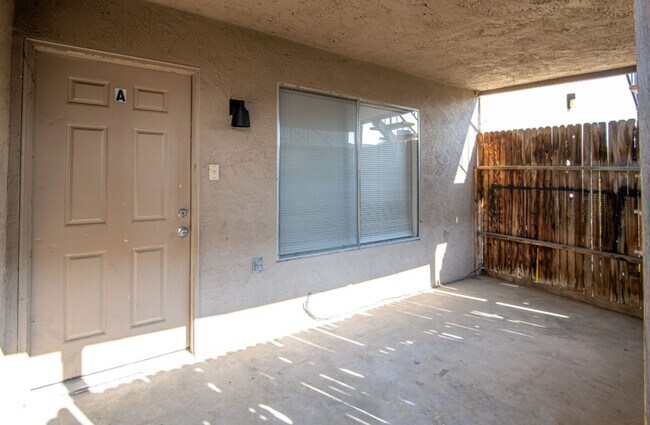 Foto del edificio - 2608 Ashe Rd