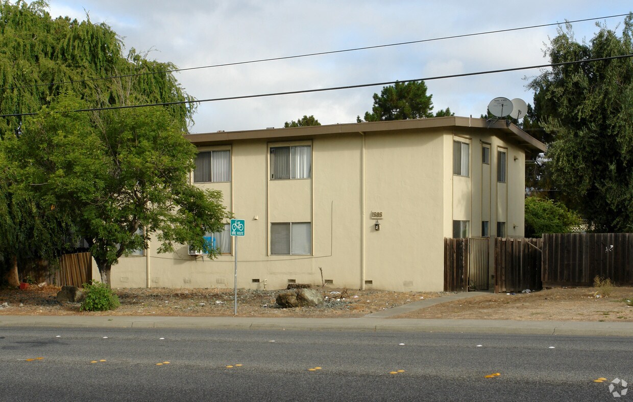 Primary Photo - 1585 E Calaveras Blvd