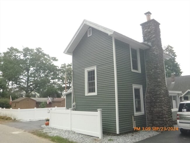 Building Photo - 16 Pine Ln