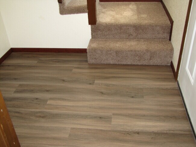 New carpet and flooring - 1073 Lybarger St SE