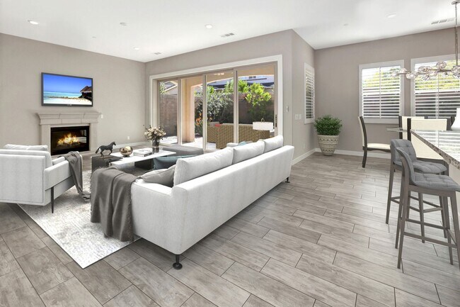Building Photo - Spectacular 4 Bedroom - 3 Bath, Single Sto...