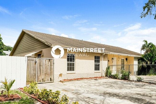 Photo - 3 Bedroom Pet-Friendly Home in Greenacres, FL with Main Street Renewal