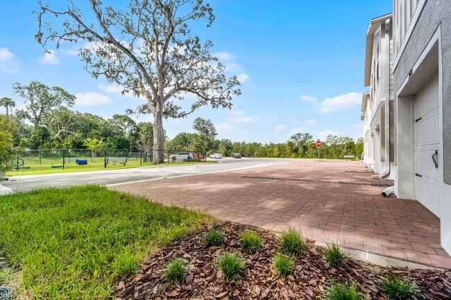 Foto del edificio - Brand New ~ 3/2.5 End Unit Townhome w/ Stylish Upgrades!