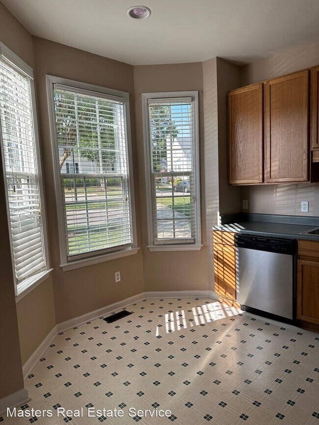 Building Photo - 3 br, 2.5 bath House - 307 Knightsborough Way