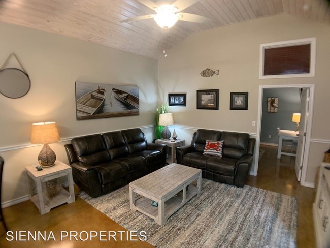 Building Photo - 2212 TX-361