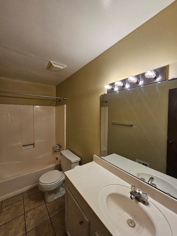 Building Photo - 2807 Julius Felder St