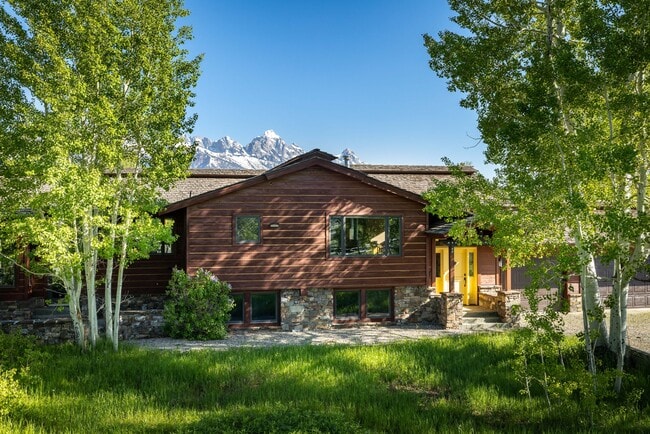 Foto del edificio - 8225 N Spring Gulch Rd