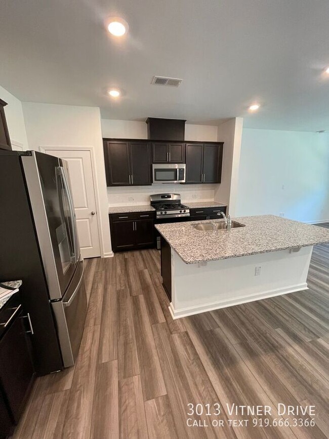 Building Photo - 3013 Vitner Dr