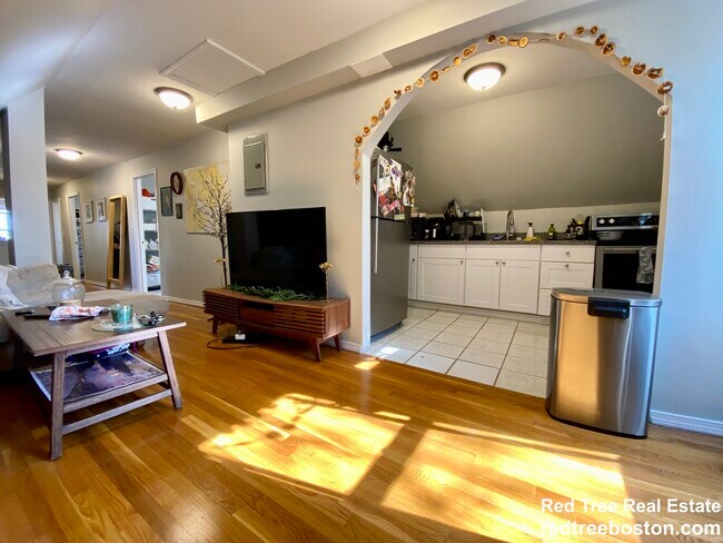 Building Photo - 3142 Washington St