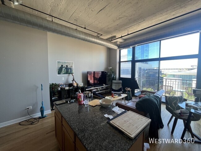 Foto del edificio - 221 E Cullerton St