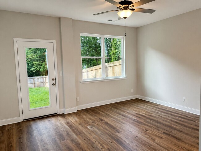 Building Photo - 343 Gray Dr