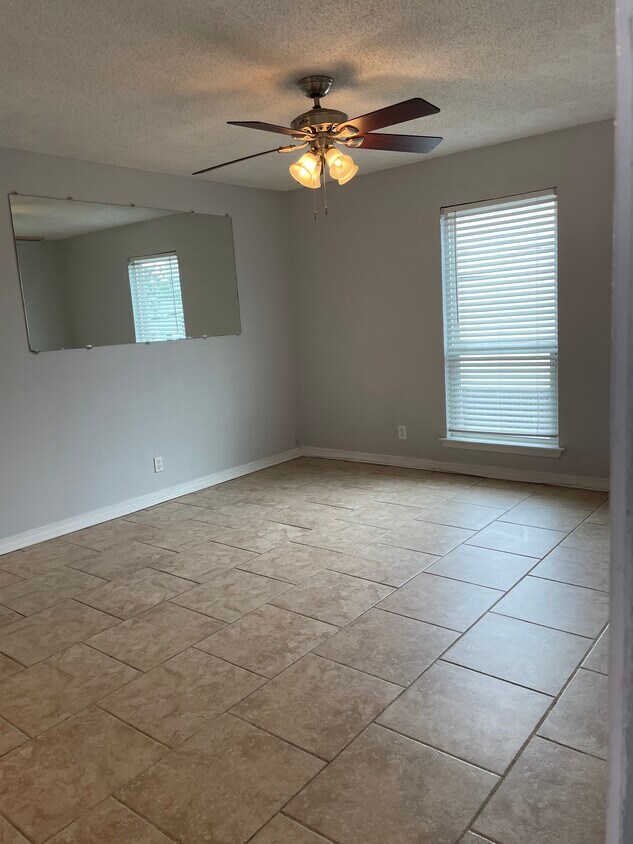 4218 Hessmer Ave Unit 214, Metairie, LA 70002 Condo for Rent in Metairie, LA