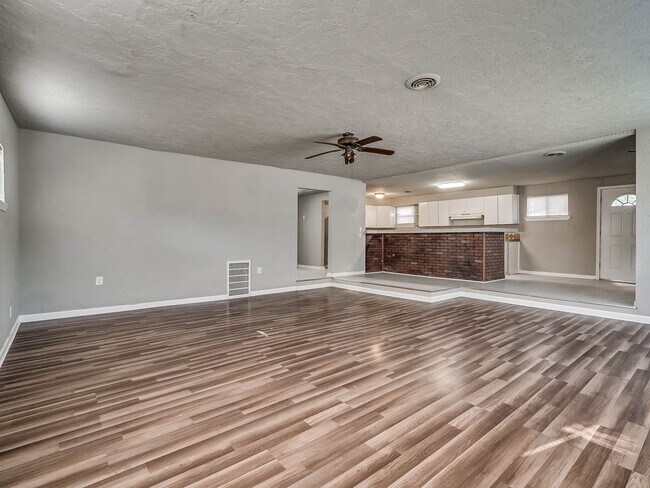 Foto del edificio - 545 SW 46th St