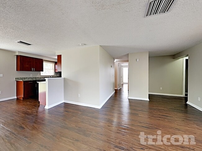 Foto del edificio - 8508 Woodhurst Dr