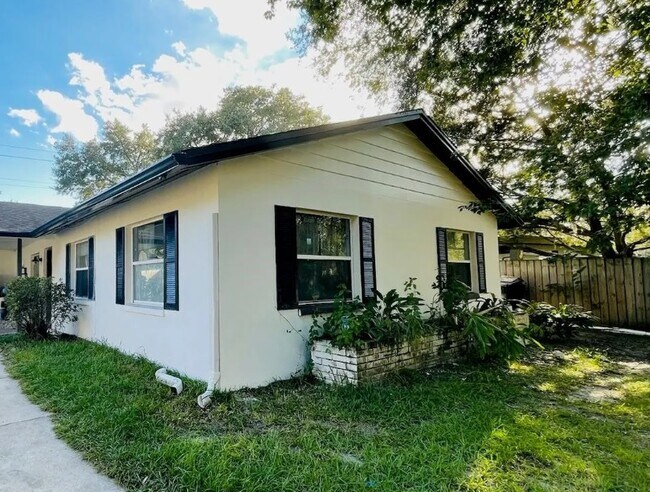 Front - 2419 NE 13th Ave