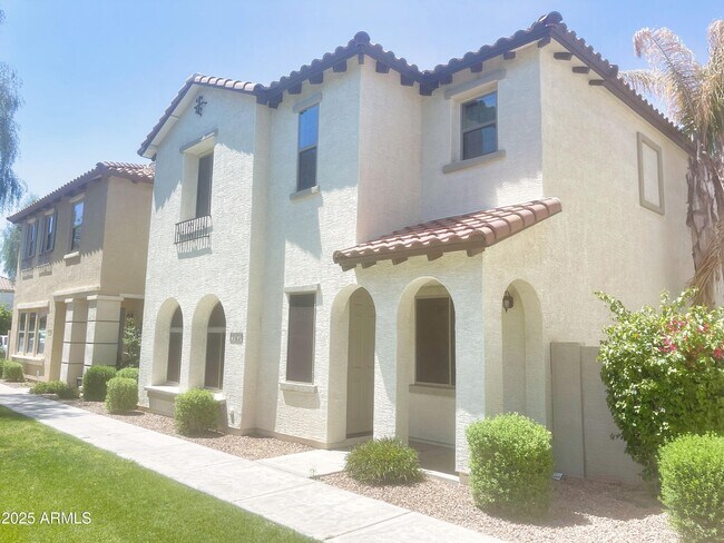 Building Photo - 3507 S Falcon Dr
