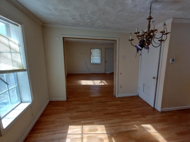 Building Photo - 209 N Whiterow Ave