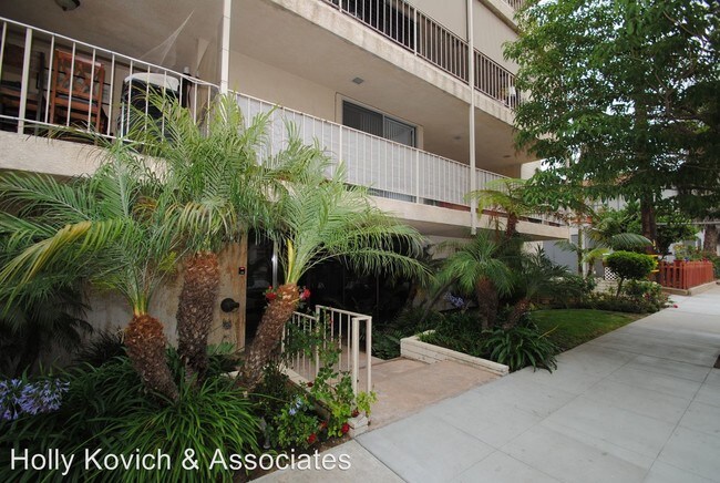 Building Photo - 2 br, 2 bath House - 210 Grand Ave. Unit 103