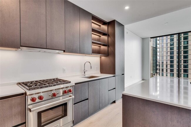 Foto del edificio - 610 Davis St