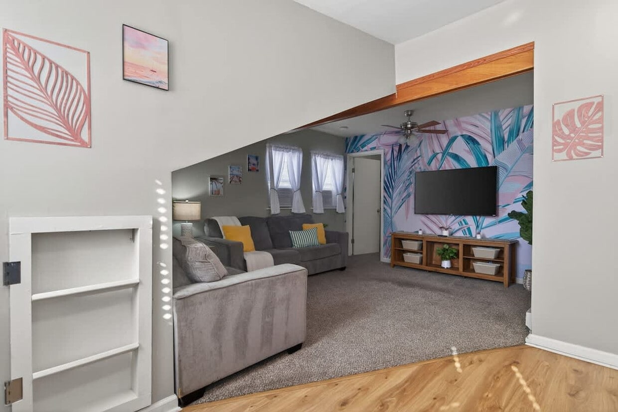 Foto principal - 1427 W Ocean View Ave