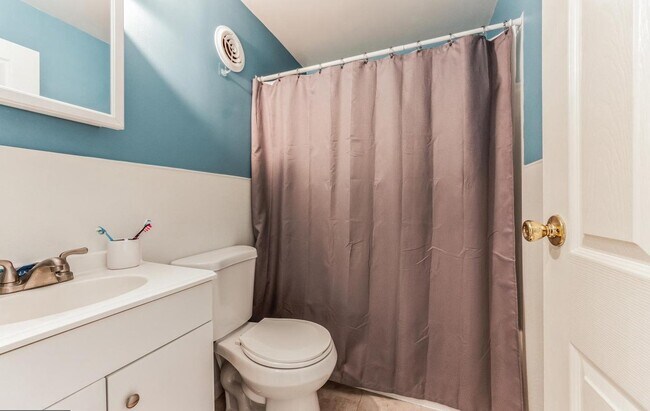 bathroom 1st floor - 3405 Morrell Ave