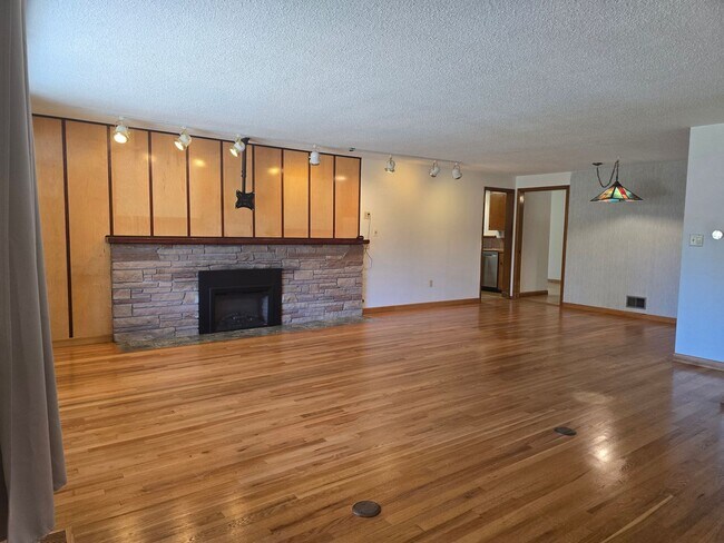 Foto del edificio - Spacious North Tacoma Rambler