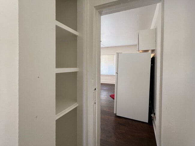Building Photo - LB1238