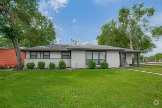 Building Photo - 8057 Ridgeview Dr