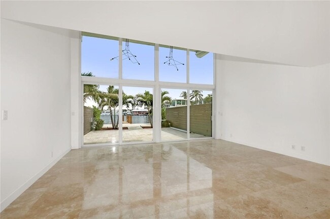 Building Photo - 1190 Seminole Dr