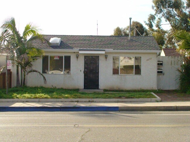 Foto del edificio - 2255 Garnet Ave