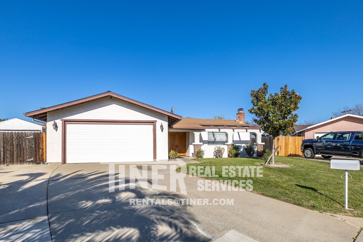 Beautifully Maintained 4 Bedroom Rosemont House Rental in