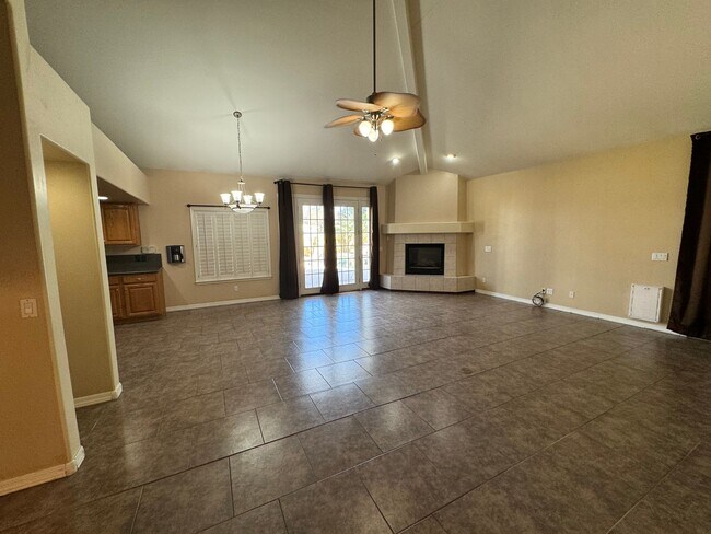 Building Photo - Stunning 4 bedroom custom home Mesa