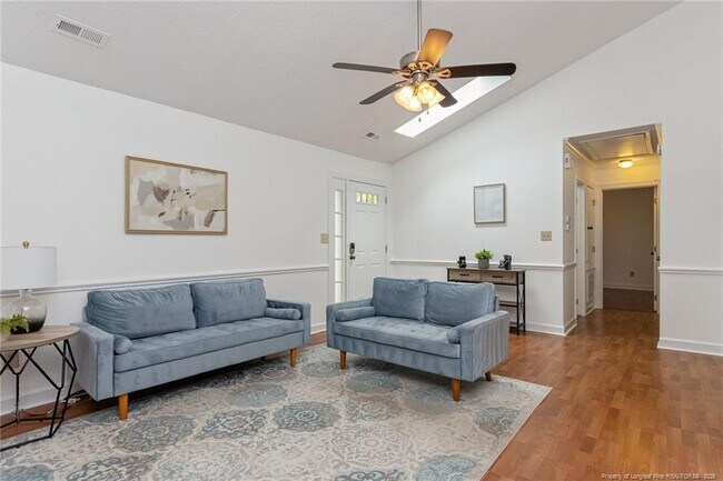 Foto del edificio - 5500 Fortunes Ridge Dr