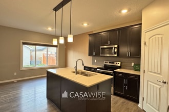 Building Photo - 342 Desrochers Blvd SW