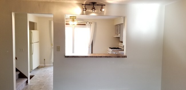 Building Photo - 1827 Thackeray Ave NW