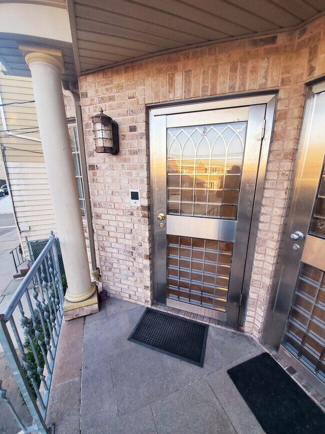 Foto del edificio - 6618 70th St