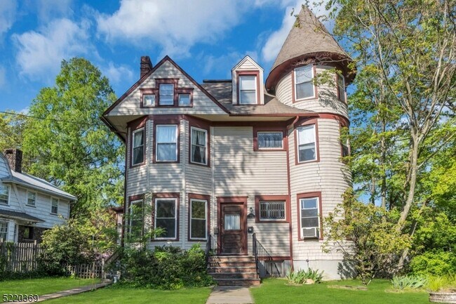 Building Photo - 531 Belvidere Ave