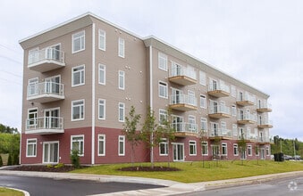 Building Photo - 5 Woodhollow