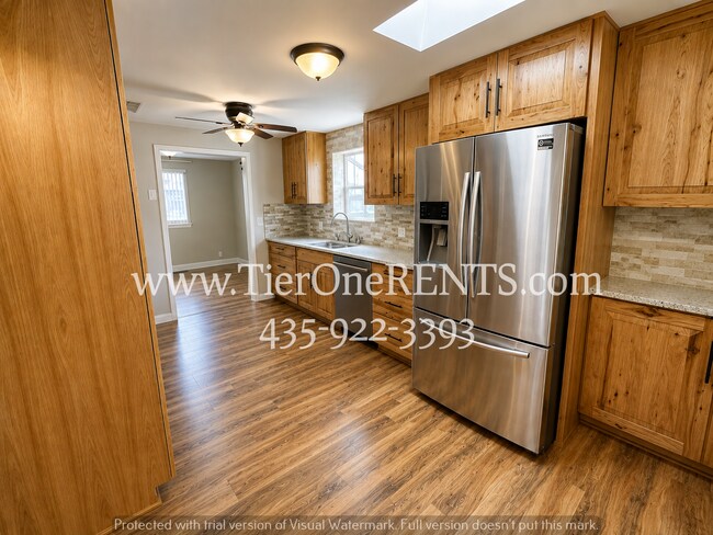 Building Photo - This property offers a NO DEPOSIT option available for qualified renters!