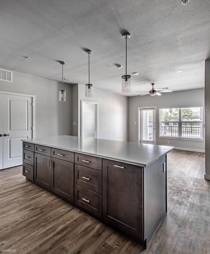 2 br, 2 bath Condo 1701 E Palm Valley Bl... Condo for Rent in Round