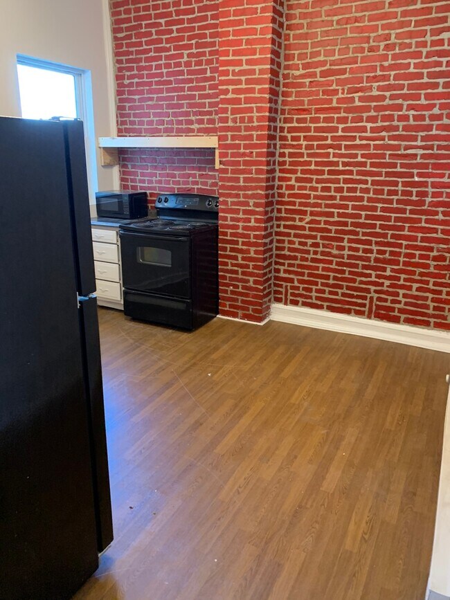 Photo - 526 E 8th Ave Apartment